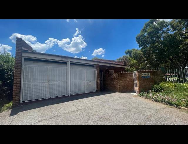 3 BEDROOM TOWNHOUSE FOR SALE IN FLORA GARDENS